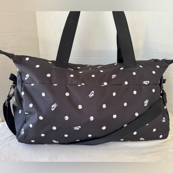 Nike Unisex Black and White Logo Radiate Club Duffel Weekender Gym Bag - Picture 3 of 15